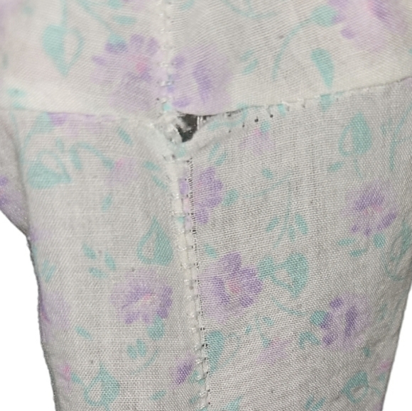 Vintage cottagecore floral night gown light airy lacy trim night dress grandma - Picture 4 of 5